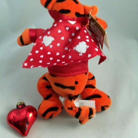The Disney Store 9" Tigger Super Lover Bean Bag Plush - New with Tags - Picture 2 of 11